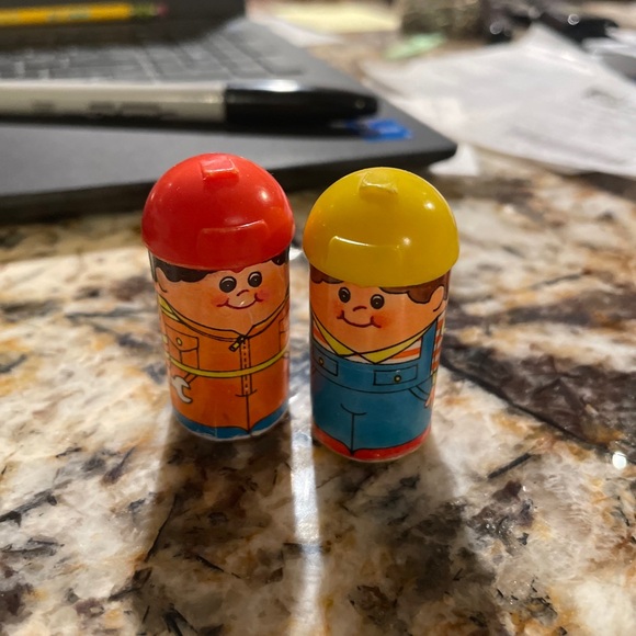 2 Vintage Chicco 2” Figures Kids Toy 1970s- 1980s (Mechanic Kid Boy Overalls) - Picture 1 of 5